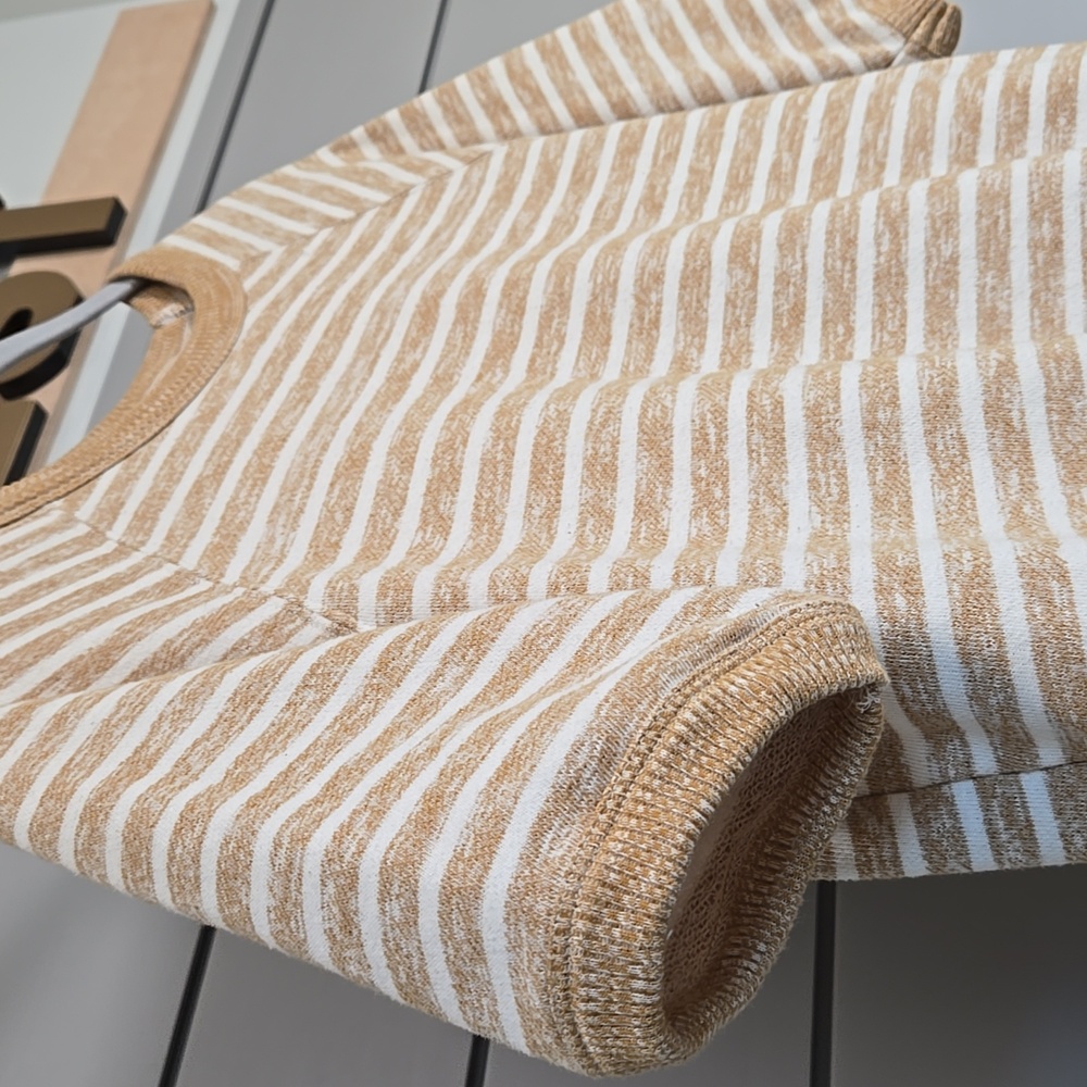 Universal Thread Striped Knit Top - Picture 5 of 10